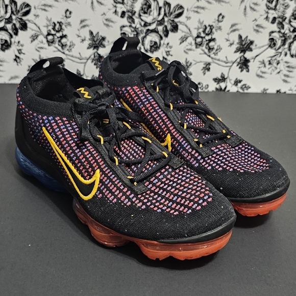Nike Air Max black with color speckles Youth 7/ Women's 8.5 - Picture 1 of 5